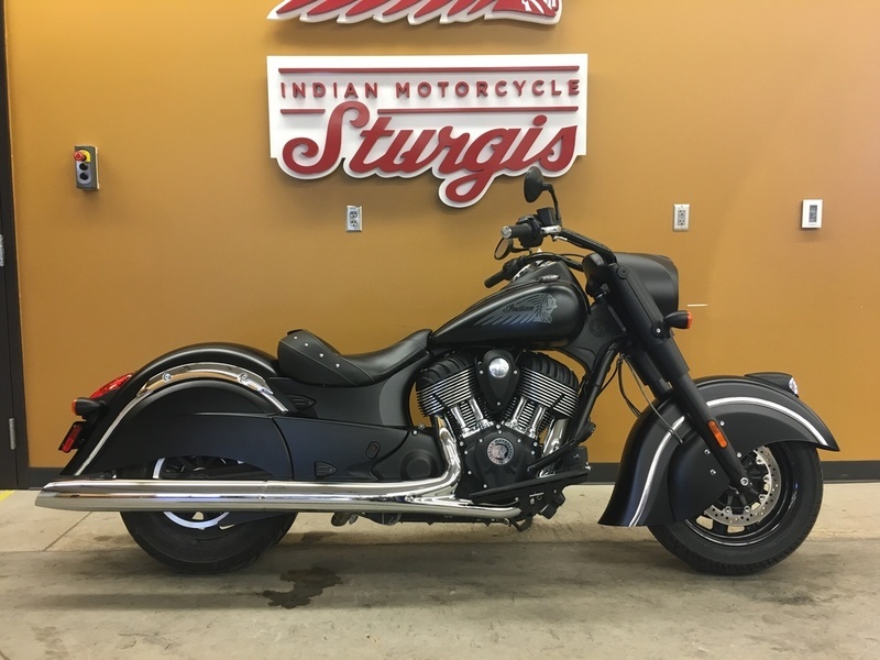 2017 Indian Roadmaster Thunder Black Over Ivory Crea