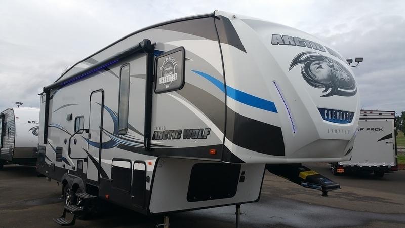 2017 Forest River Cherokee Artic Wolf 265DBH8