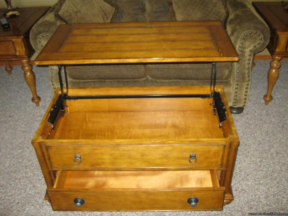 Coffee table & end tables, 1