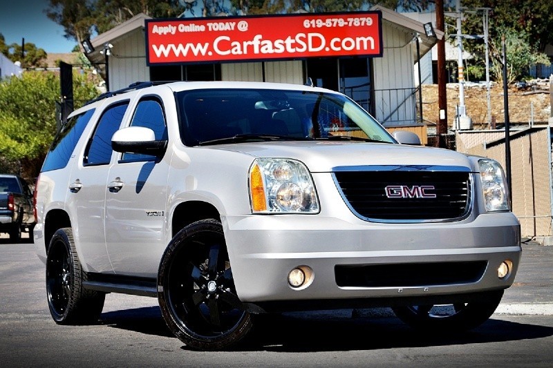 2007 GMC Yukon 1500 SLT1 super clean hooked up with 22inch wheels