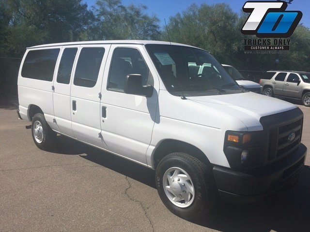 2008 Ford E350  Minibus