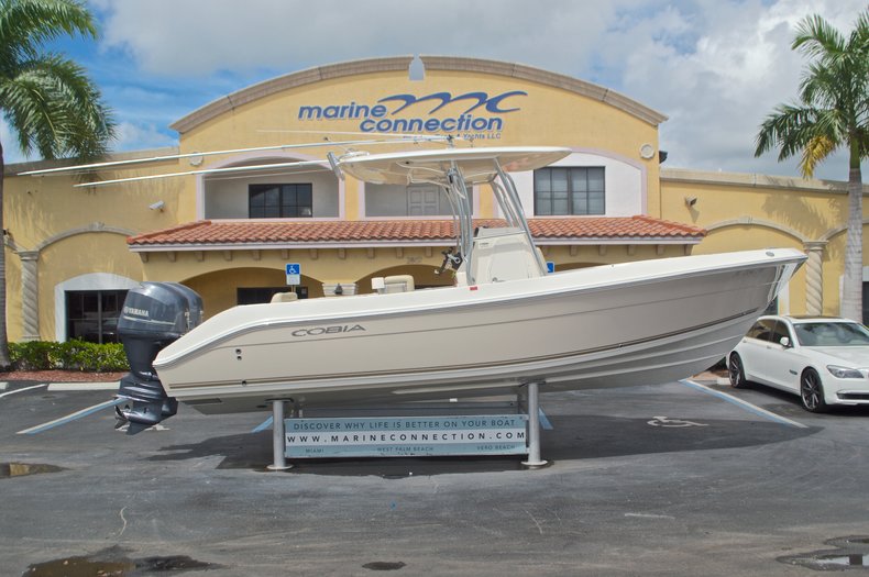 2015 Cobia 256 Center Console