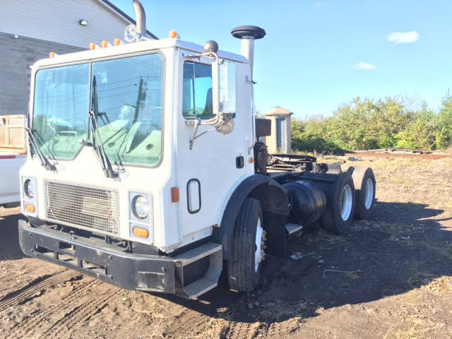 1997 Mack Mr688s  Cabover Truck - COE