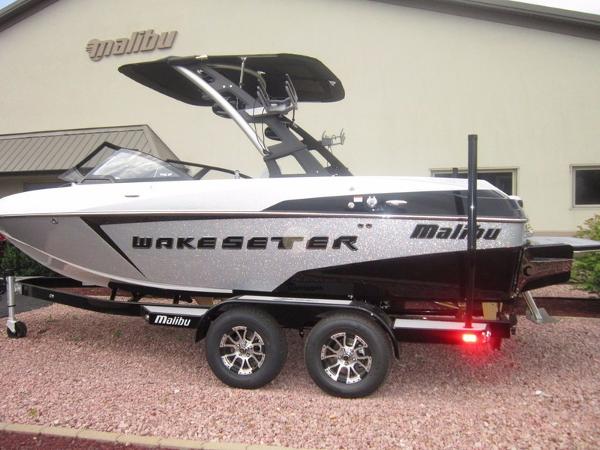 2016 Malibu Boats 20 VTX