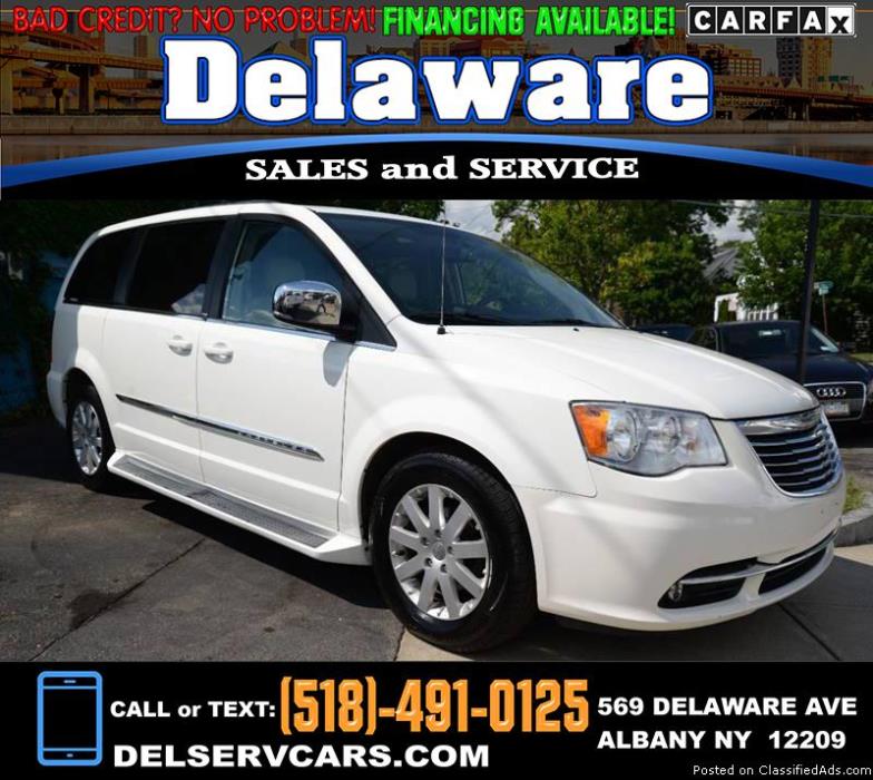 2011 Chrysler Town and Country Touring-L Mini-Van! LOADED! CLEAN CARFAX!...