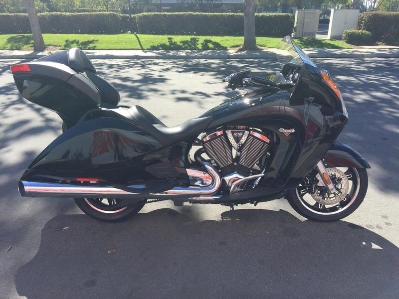 2017 Victory Vision Gloss Black