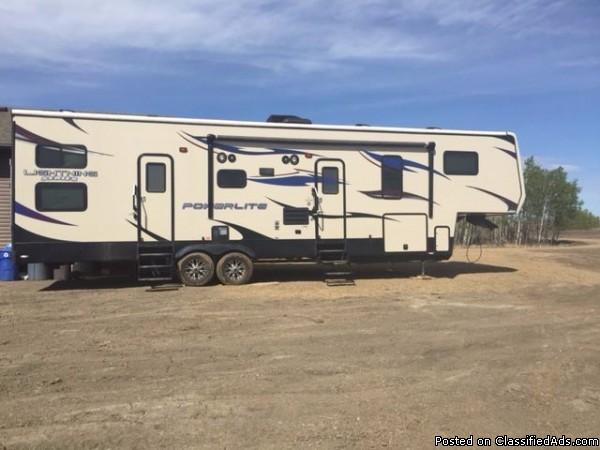 2013 Pacific Coachworks Powerlite 325FSX Toy Hauler For Sale