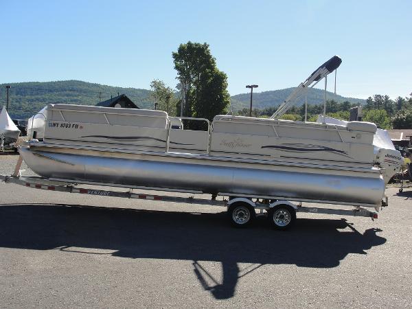 2005 Smoker Craft Sun Chaser 824