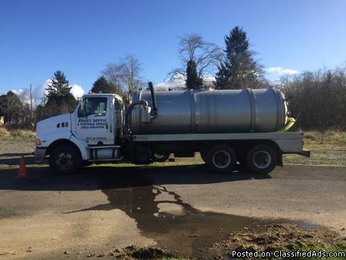1997 Ford Aeromax Septic Truck