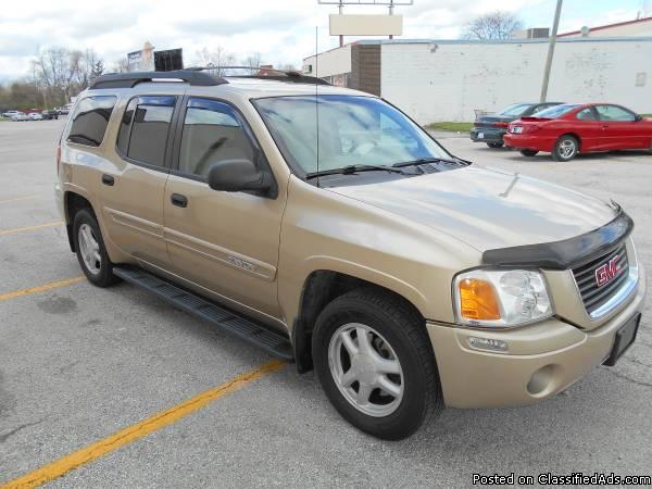 2004 GMC Envoy XL SUV ( LOW MILES) 3RD ROW SEATING - MUST SELL !