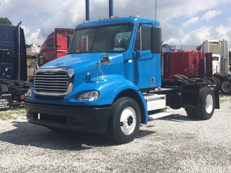 2008 Freightliner Cl112 Columbia  Conventional - Day Cab