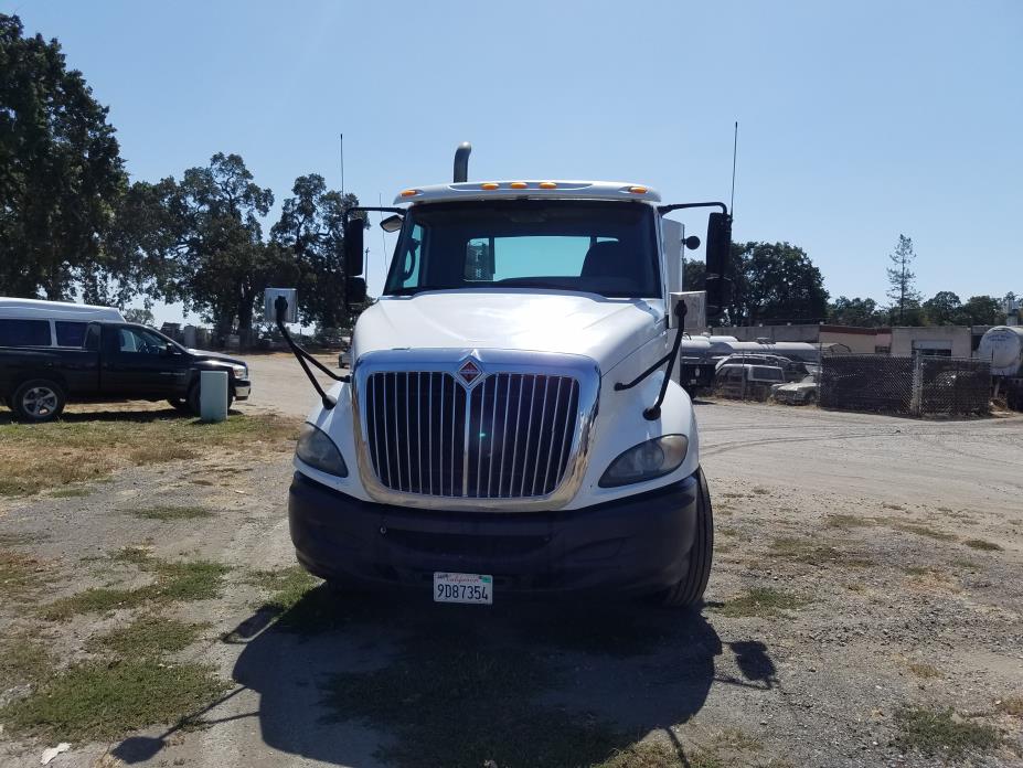 2011 International 4900  Conventional - Day Cab