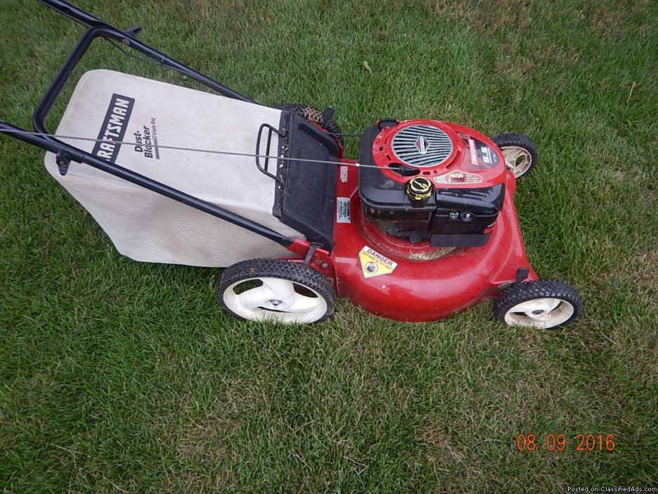Lawnmower for sale 100.00, 2