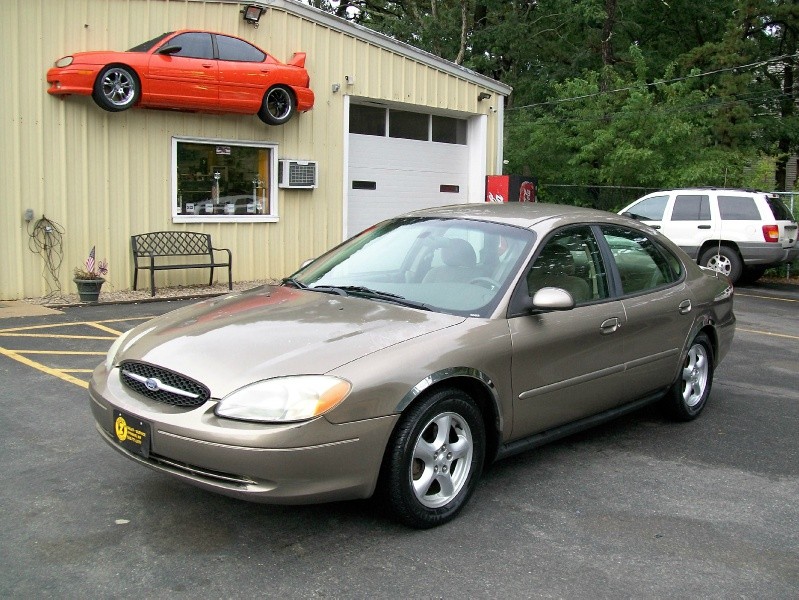 *** 2002 Ford Taurus SES Automatic Great First Car ***