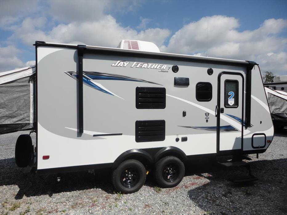 Jayco Jay Feather 7 17X7D Three Drop-Down Beds