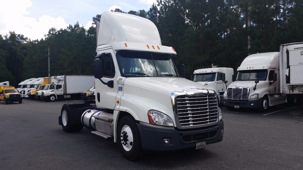 2013 Freightliner Cascadia  Conventional - Day Cab