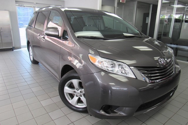 2015 Toyota Sienna LE AAS W/ BACK UP CAM