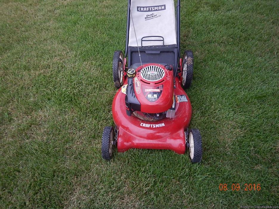 Lawnmower for sale 100.00, 1