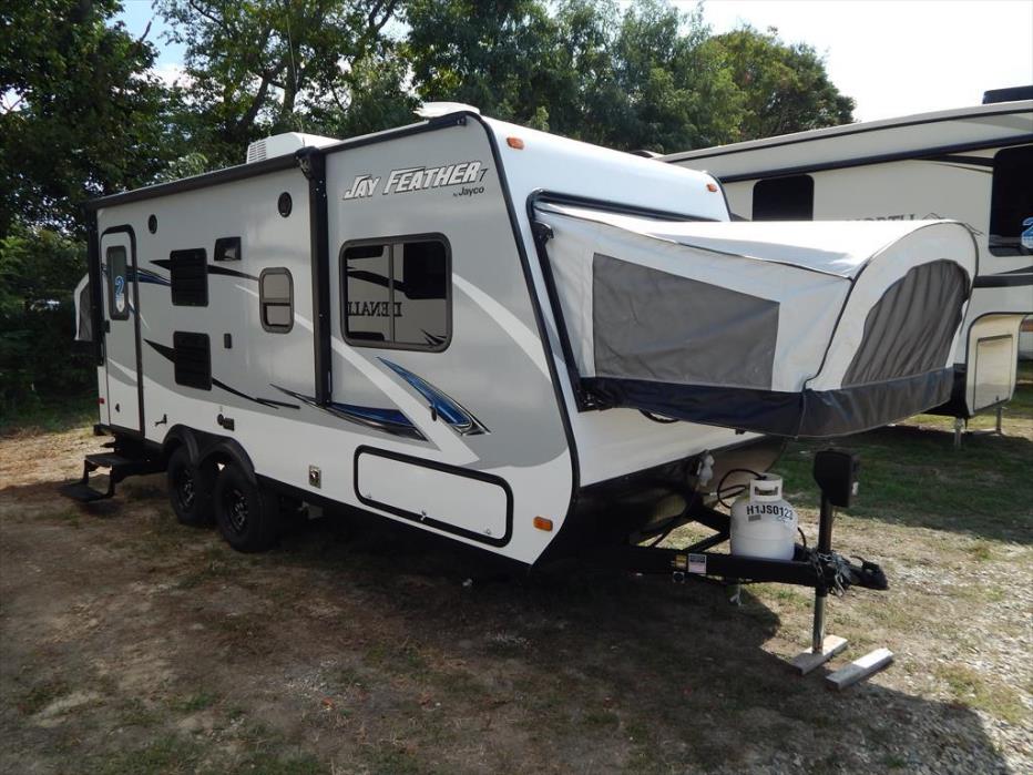 Jayco Jay Feather 7 19XUD Two Drop Down Beds w