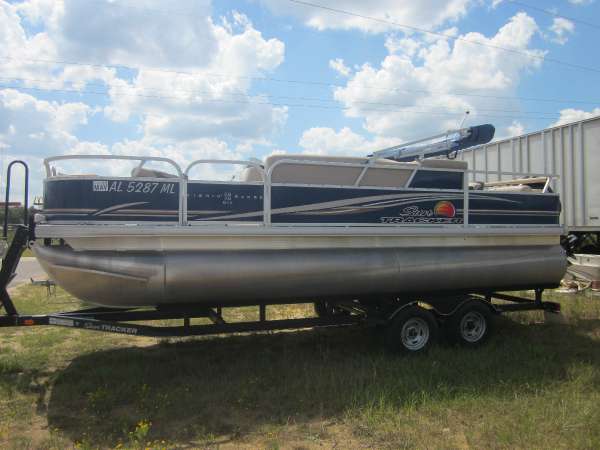 2014 Sun Tracker Fishin' Barge 22 DLX