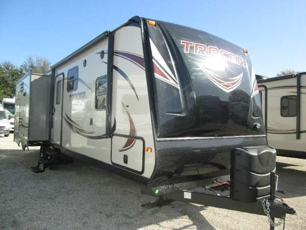 2017  Forest River  Tracer 3175RSD