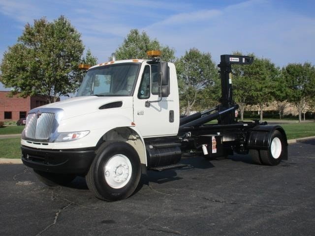 2006 International Durastar 4400  Hooklift Truck