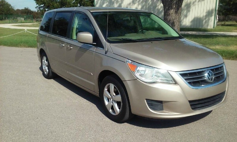 2009 Volkswagen Routan 4dr Wgn SE