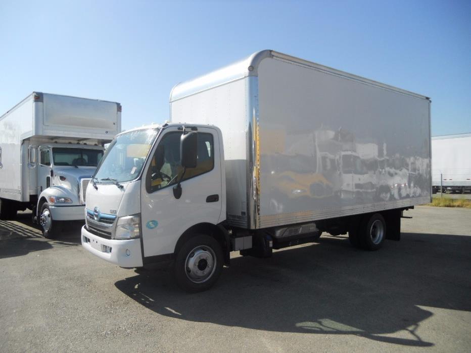 2013 Hino 195h  Box Truck - Straight Truck