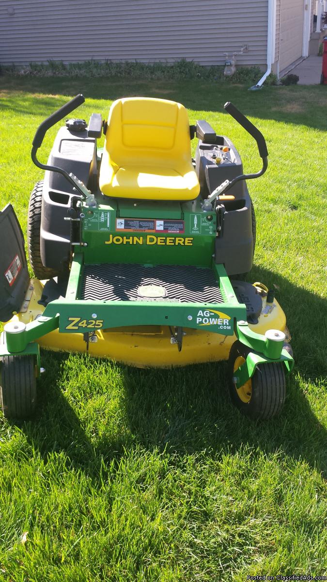 John Deere Zero radious turn mower, 0