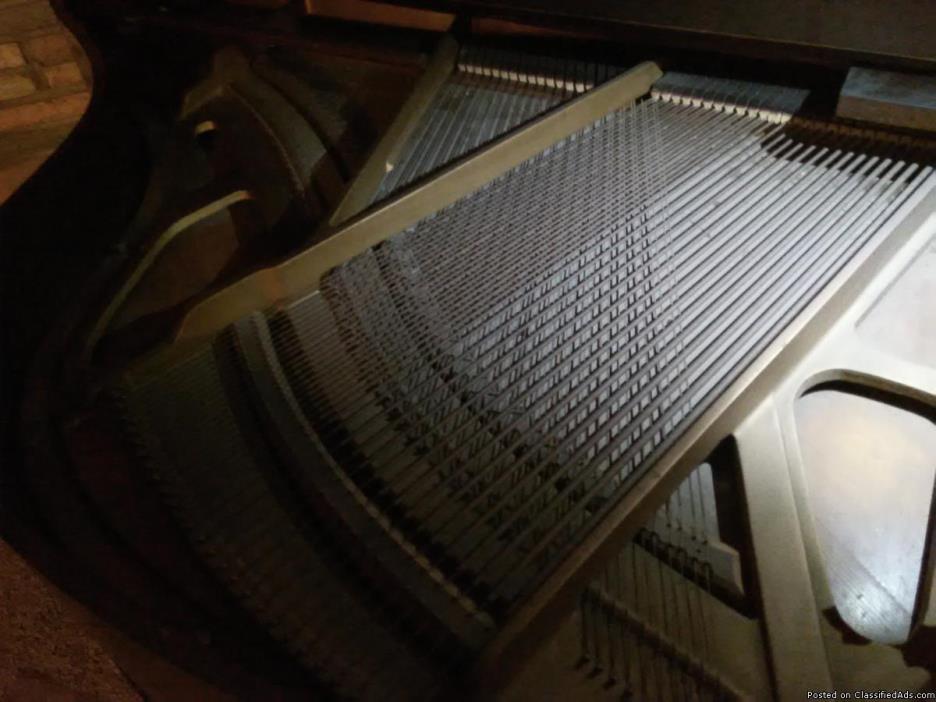 Antique Ludwig Baby Grand Piano for sale by owner (As is), 1