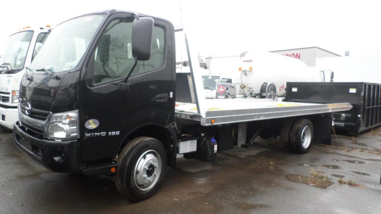 2017 Hino 195  Rollback Tow Truck