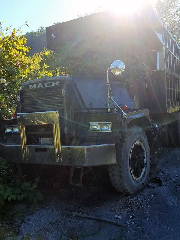 1996 Mack Rd854  Dump Truck