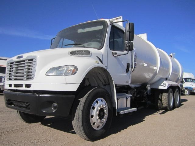 2008 Freightliner Business Class M2 106v  Garbage Truck