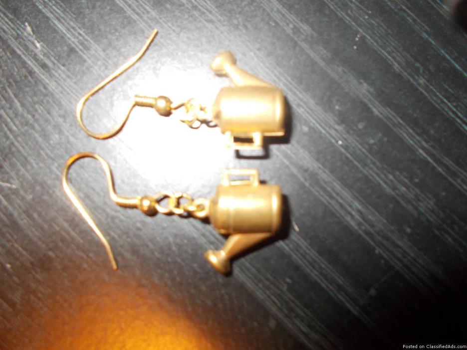 Watercan earrings, 0