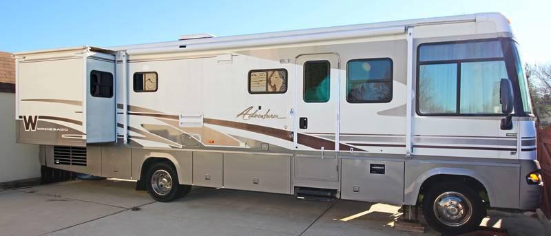 2002 Winnebago Adventurer