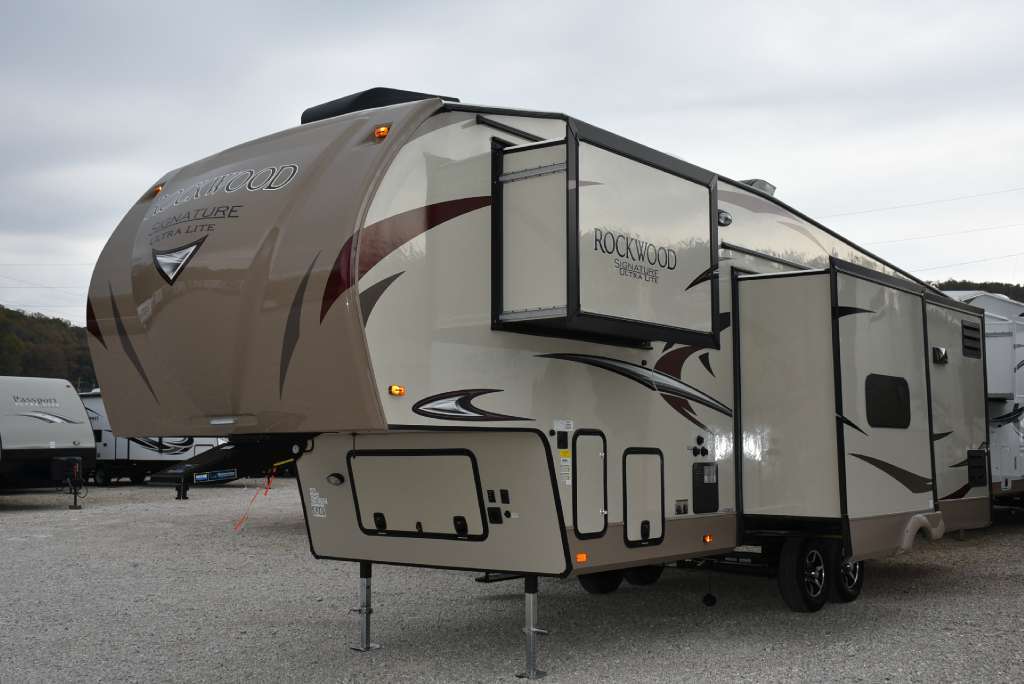 2017 Forest River 8295WS ROCKWOOD SIGNATURE ULTRA LITE