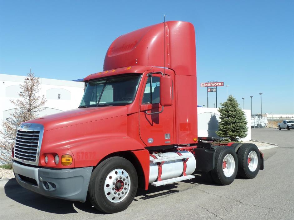 2010 Freightliner Century 120  Conventional - Day Cab