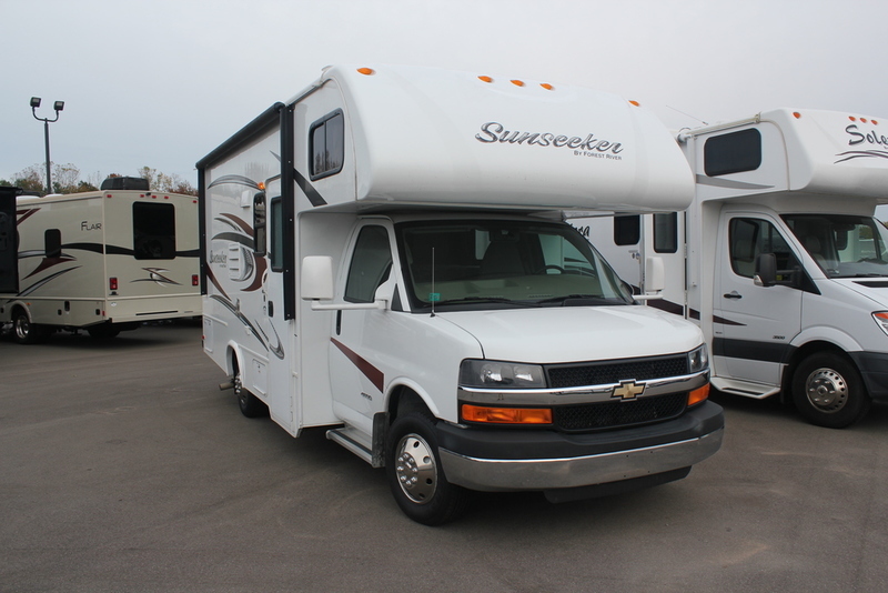 2015 Forest River Sunseeker LE Chevy Chassis 2250LE