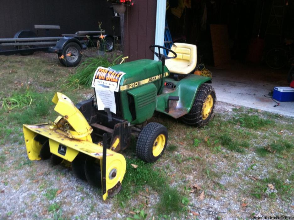 210 John Deere Lawn Tractor, 0