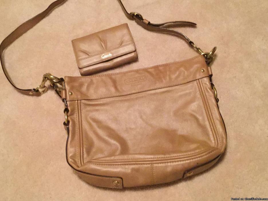 Coach purse and wallet set, 0
