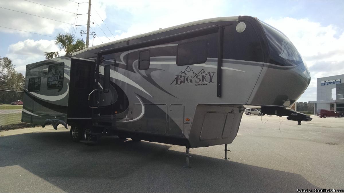 2011 Montana Big Sky model 340RLQ fifth wheel