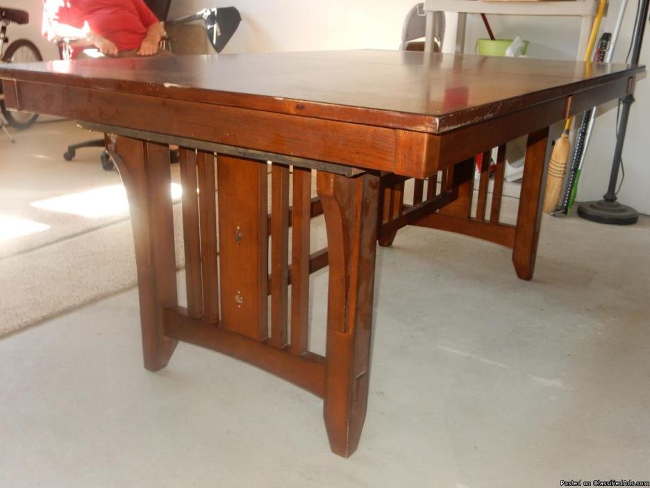 Dining room table, 0