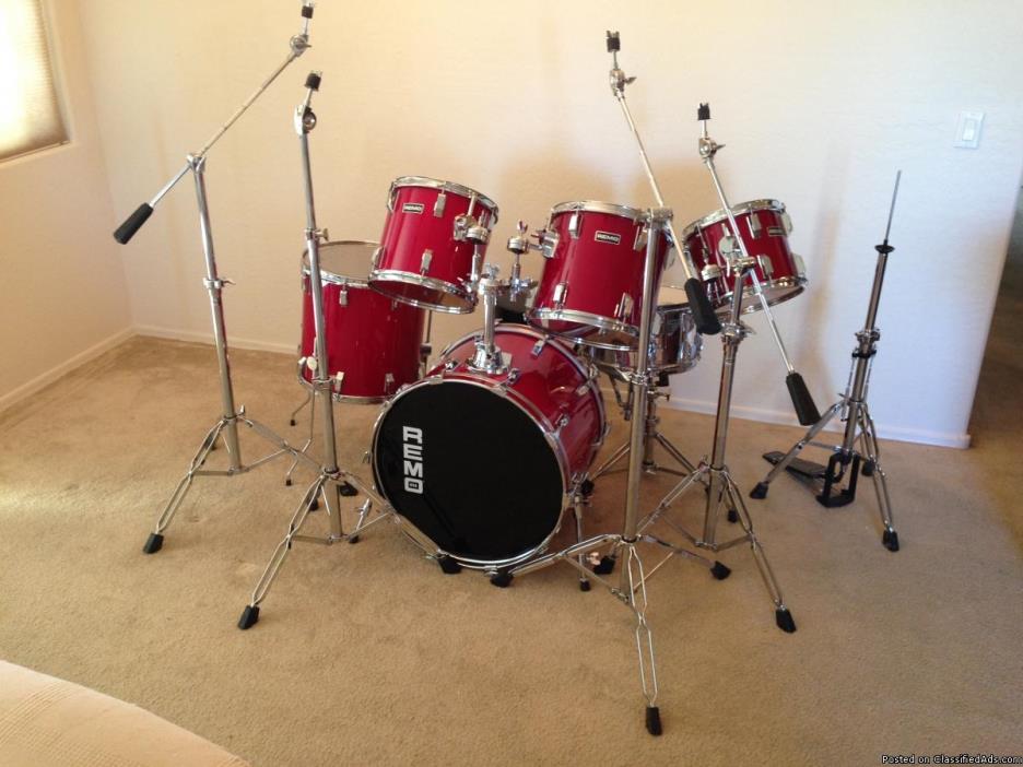 DRUM SET 'NEW' Collector Edition(Show Room Display...Never Played), 2