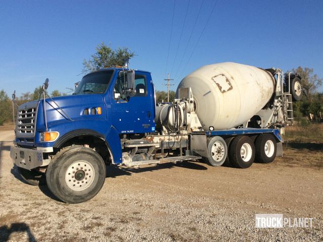 2006 Sterling L9500  Mixer Truck