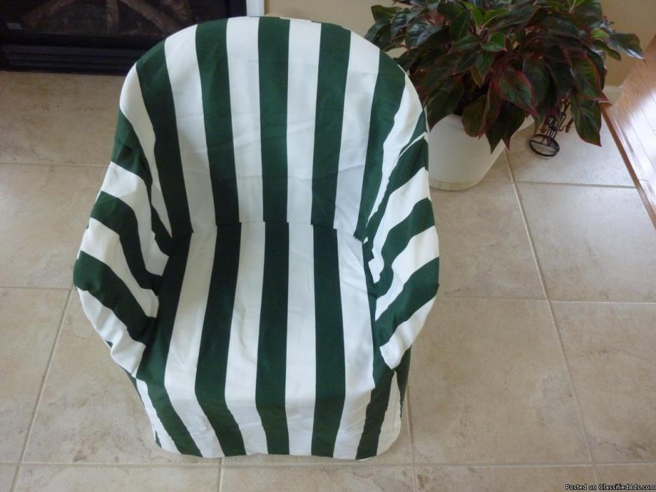 CHAIRS WITH CUSHIONS AND COVERS, 0