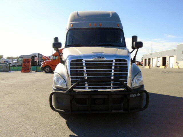 2014 Freightliner Cascadia Evo  Conventional - Day Cab