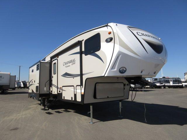 2017 Forest River CHAPARRAL 29BHS Three Slideouts/ Island