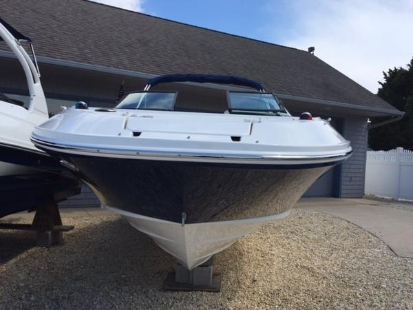 2017 Sea Ray SDX 220