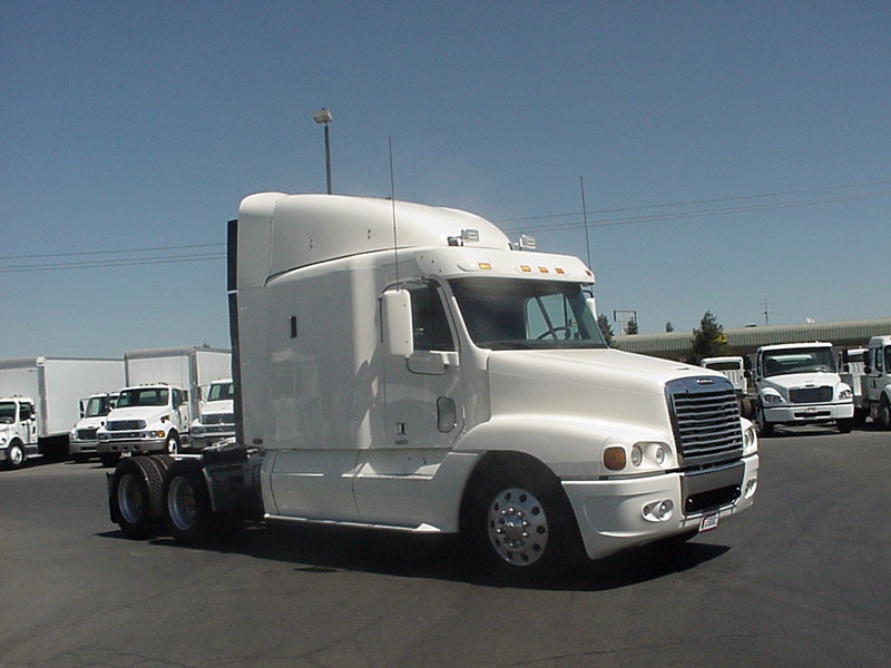 2005 Freightliner Cst12064st  Conventional - Day Cab