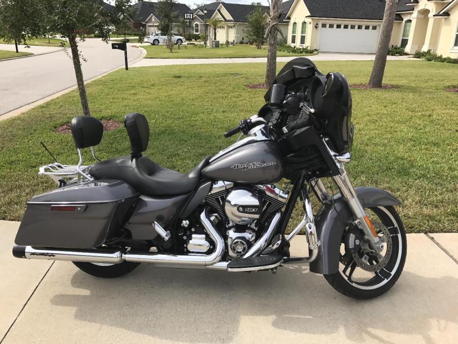 2016 Victory Hammer S Black w/Red Racing Stripes